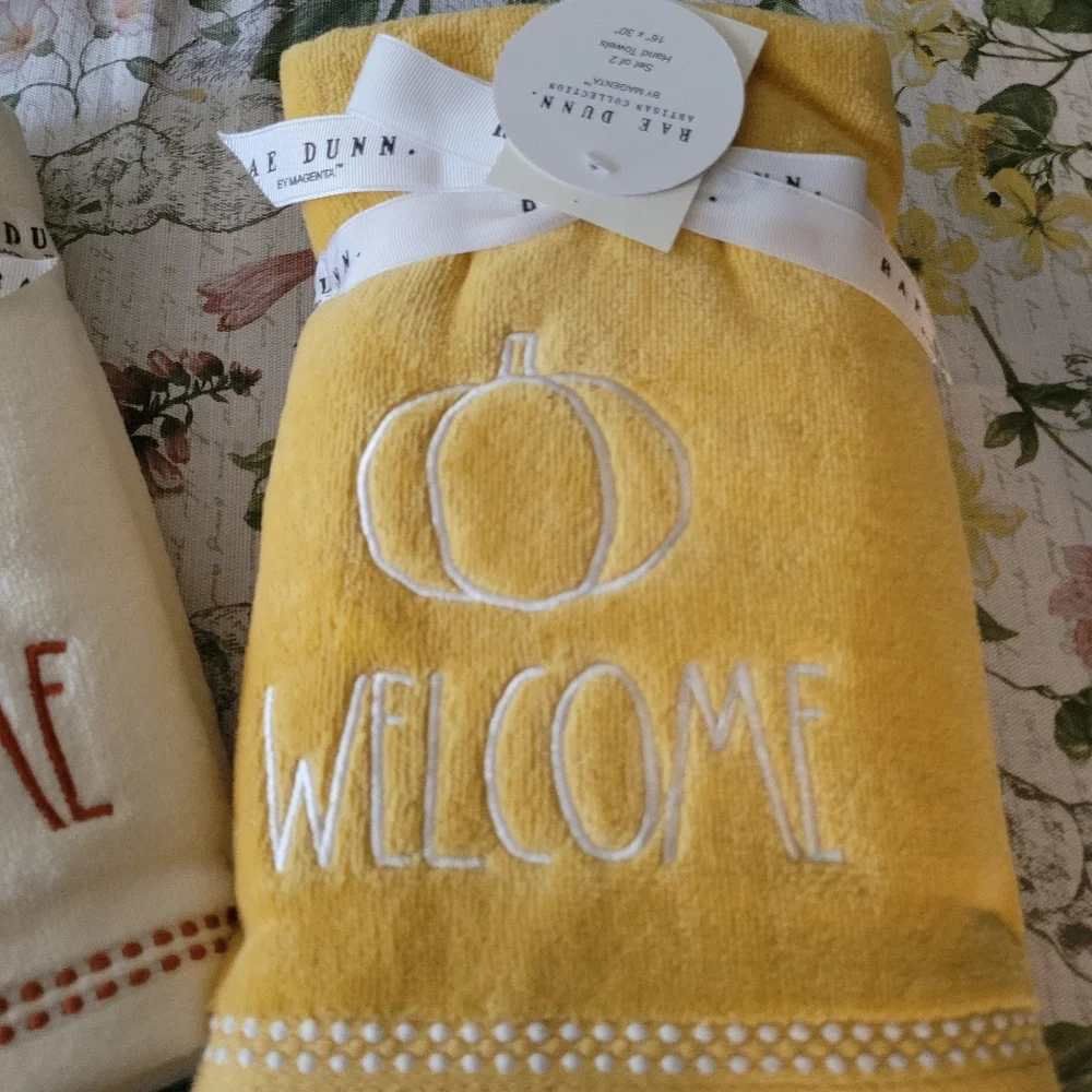 Rae Dunn hand towels set, new